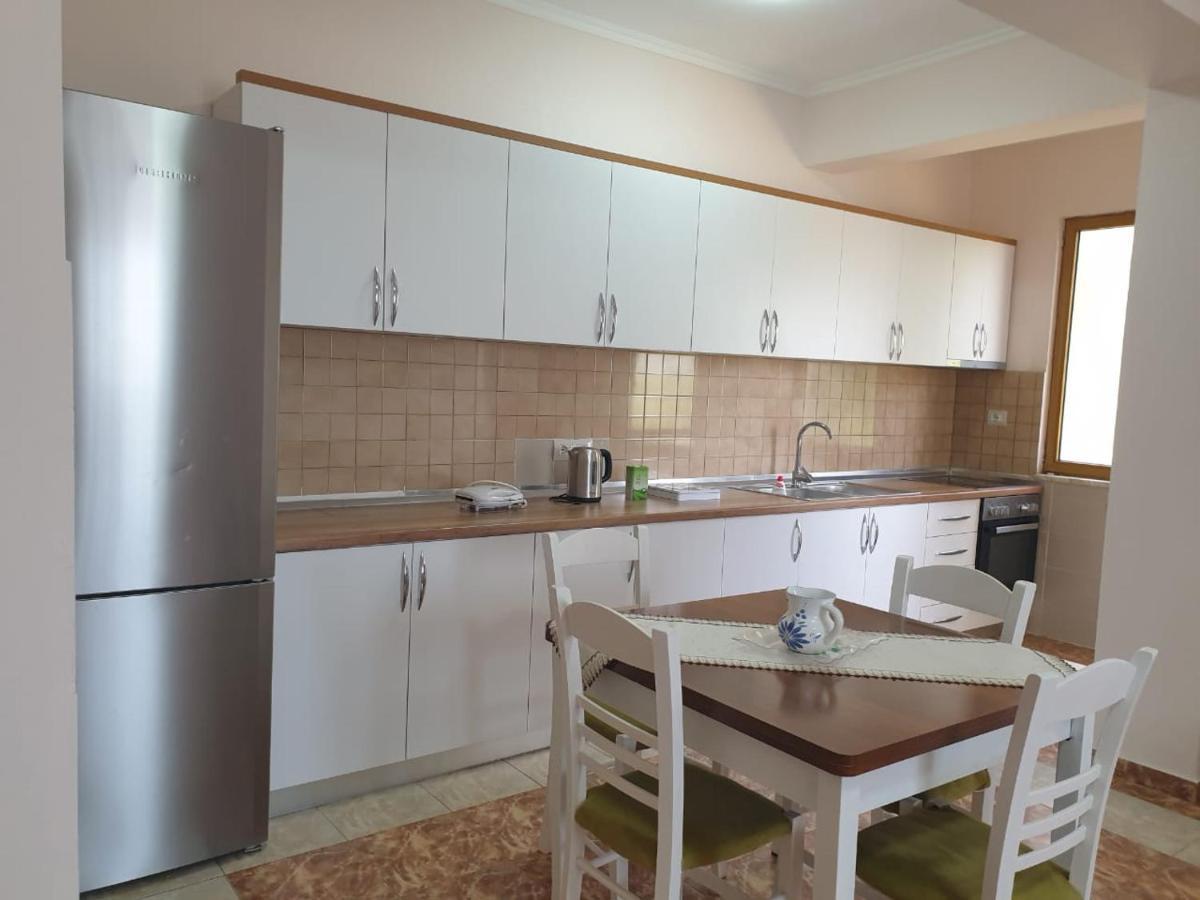 Jozi Kaiser Apartment 1 Durrës Buitenkant foto